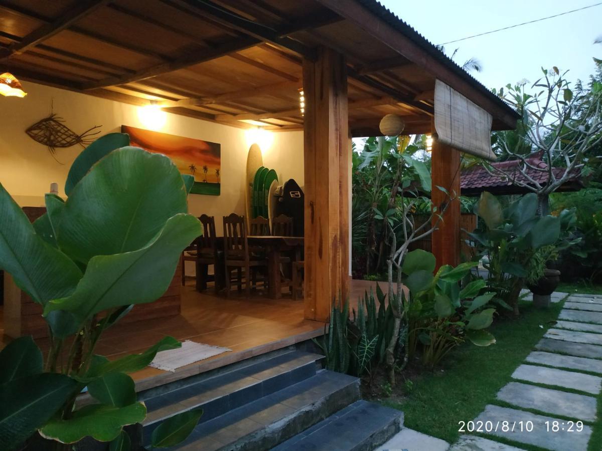 Harris Surf Villa Pulukan Exterior foto