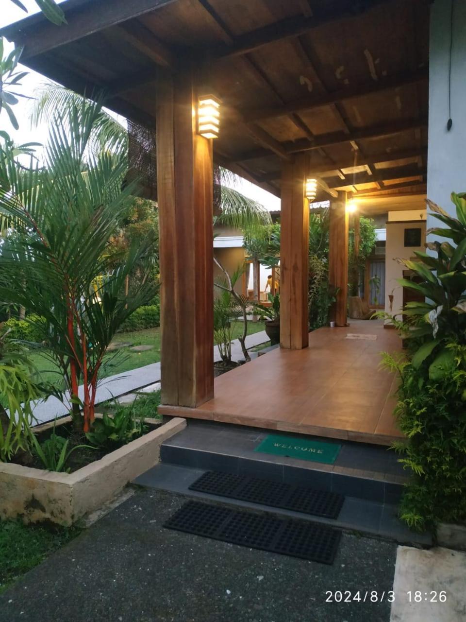 Harris Surf Villa Pulukan Exterior foto